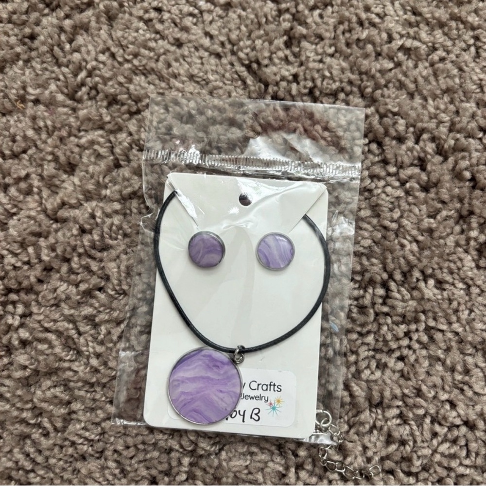 🌸3 for $10🌸 Purple Pendant Necklace and Earring Set